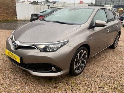 Usado Toyota Auris Hybrid Design 136 CV (100 kW) 2016