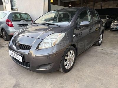 Occasion Toyota Yaris 101 PK (74 kW) 2010 Grijs Hatchback