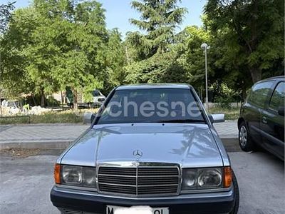 Usado Mercedes 190 136 CV (100 kW) 1993 Gris / plata Berlina