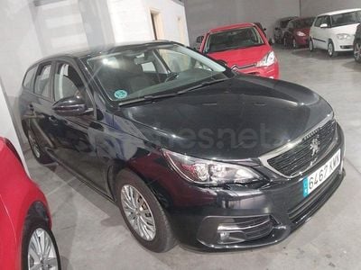 Usado Peugeot 308 Access 100 CV (73 kW) 2018 Negro Berlina