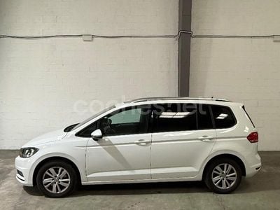 Blanco Usado 2020 VW Touran Advance Monovolumen | 21.600 € (Precio justo)