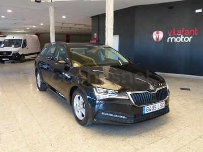 Negro Usado 2021 Skoda Superb Ambition Familiar | 24.900 € (Un poco caro)