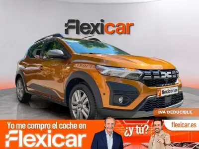 Usado Dacia Sandero Essentiel 91 CV (66 kW) 2023 Amarillo Berlina
