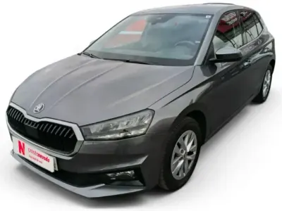 Usado Skoda Fabia Selection 80 CV (58 kW) 2024 Gris / plata Utilitario