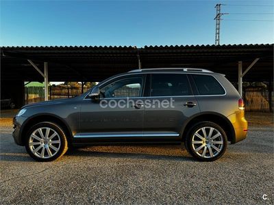 Usado VW Touareg 240 CV (176 kW) 2009 Gris / plata SUV