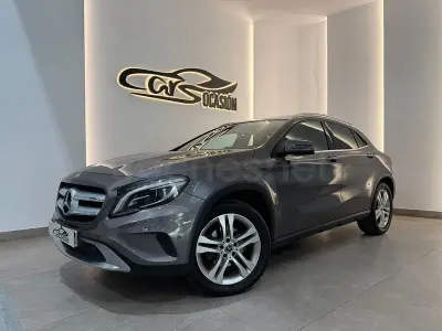 Usado Mercedes GLA220 177 CV (130 kW) 2017 Gris / plata SUV