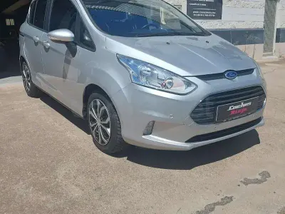Usado Ford B-MAX Trend 100 CV (73 kW) 2016 Gris / plata Monovolumen