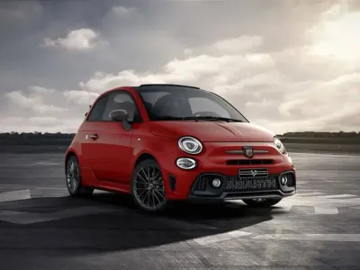 Usado Abarth 500e Scorpionissima 121 kW (165 CV) 2024 Verde Utilitario