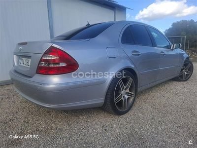 Usado Mercedes E320 Classic 224 CV (164 kW) 2003 Gris / plata Berlina