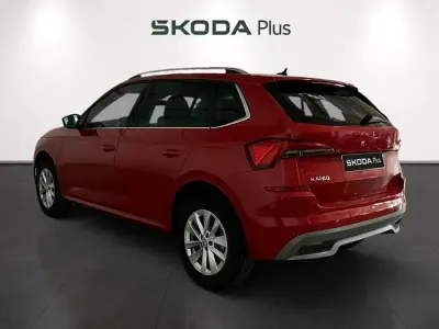 Usado Skoda Kamiq Ambition 110 CV (80 kW) 2022 Rojo SUV