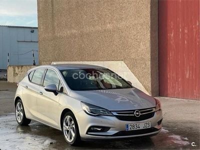 Usado Opel Astra Dynamic 110 CV (80 kW) 2017 Gris / plata Berlina