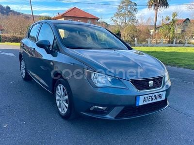Gris / plata Usado 2013 Seat Ibiza Reference Berlina | 4999 € (Buen precio)
