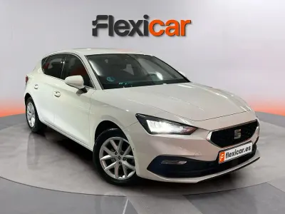 Usado Seat Leon Style 116 CV (85 kW) 2025 Blanco Familiar