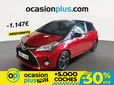 Käytetty Toyota Yaris Hybrid 100 HP (73 kW) 2016 Punainen