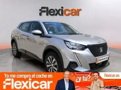 Usado Peugeot 2008 Active 110 CV (80 kW) 2022 Gris SUV