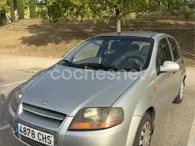 Usado Chevrolet Kalos 94 CV (69 kW) 2003 Gris / plata Berlina