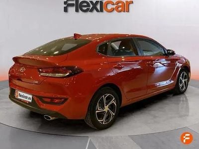 Usado Hyundai i30 136 HP (100 kW) 2021 Vermelho Sedan
