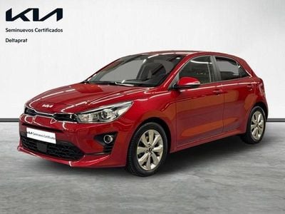Usado Kia Rio 101 CV (74 kW) 2022 Rojo Berlina