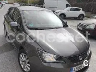 Usado Seat Ibiza Reference 90 CV (66 kW) 2015 Gris / plata Berlina