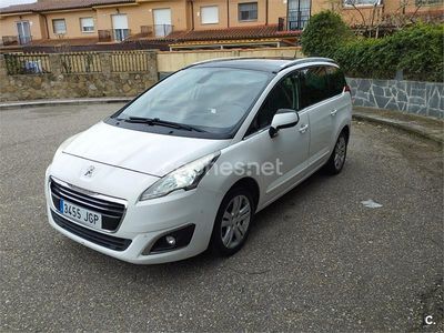 Usado Peugeot 5008 Allure 120 CV (88 kW) 2015 Blanco Monovolumen