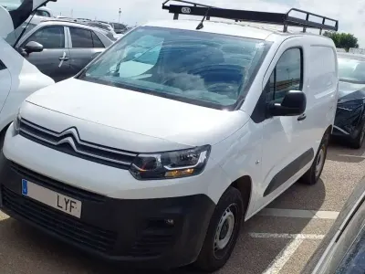 Usado Citroën Berlingo 102 CV (75 kW) 2022 Blanco Monovolumen