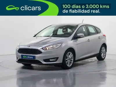Begagnad Ford Focus Trend+ 125 HK (91 kW) 2018 Grå Sedan