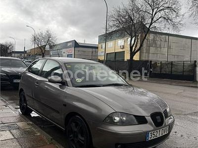 Usado Seat Ibiza Sport 100 CV (73 kW) 2006 Gris / plata Utilitario