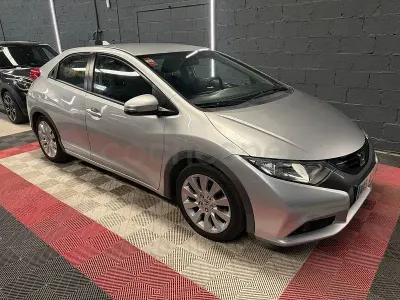 Usado Honda Civic Sport 120 CV (88 kW) 2013 Gris / plata Berlina