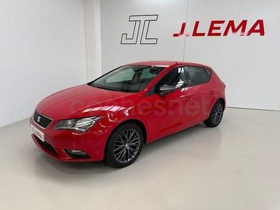 Usado Seat Leon CONNECT 110 CV (80 kW) 2015 Granate Berlina