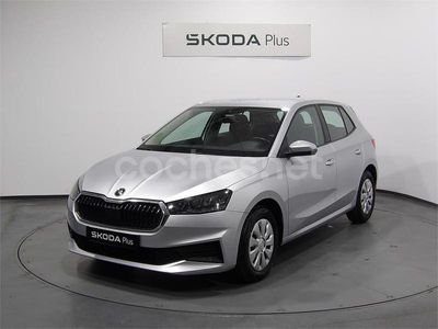 Gris / plata Usado 2022 Skoda Fabia Active Utilitario | 13.990 € (Precio justo)