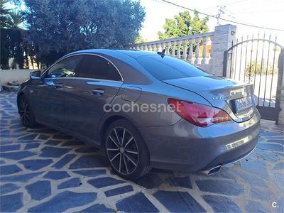 Usado Mercedes CLA200 Urban 136 CV (100 kW) 2015 Gris / plata Berlina