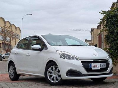 Usado Peugeot 208 Active 102 CV (75 kW) 2019 Blanco Utilitario