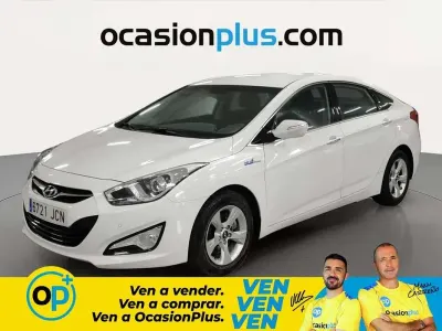Usado Hyundai i40 136 CV (100 kW) 2015 Blanco Berlina