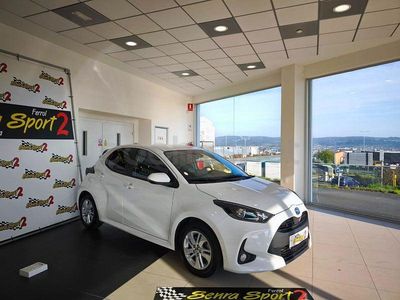 Usado Toyota Yaris Hybrid Business Edition 116 CV (85 kW) 2022 Blanco Berlina