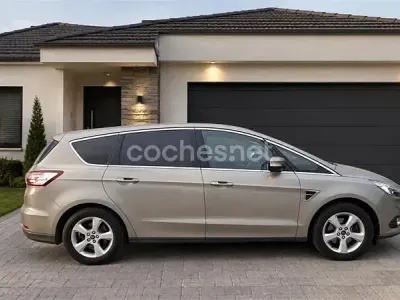 Usado Ford S-MAX Titanium 165 CV (121 kW) 2017 Beige Monovolumen