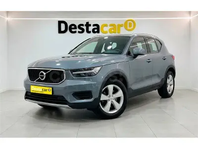 Usado Volvo XC40 Momentum 129 HP (94 kW) 2021 Cinzento SUV