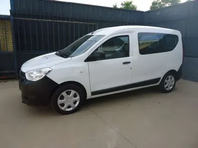Usado Dacia Dokker Ambiance 75 CV (55 kW) 2018 Blanco Monovolumen