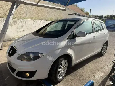 Usado Seat Altea Style 105 CV (77 kW) 2011 Blanco Monovolumen