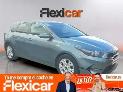 Usado Kia Ceed 100 CV (73 kW) 2022 Verde Utilitario