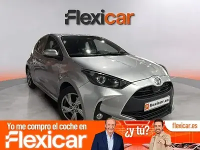 Usado Toyota Yaris Active 116 CV (85 kW) 2025 Gris Utilitario