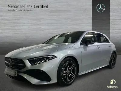 Usado Mercedes A180 136 CV (100 kW) 2025 Gris / plata Berlina