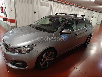 Usado Peugeot 308 SW Allure 130 CV (95 kW) 2019 Gris / plata Familiar