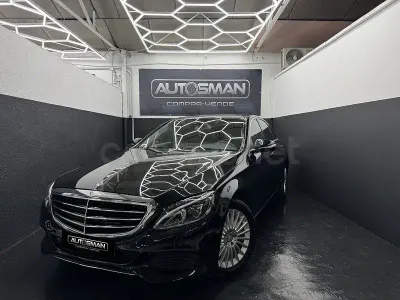 Usado Mercedes C200 Avantgarde 136 CV (100 kW) 2014 Negro Familiar