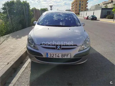 Usado Peugeot 307 110 CV (80 kW) 2001 Gris / plata Utilitario