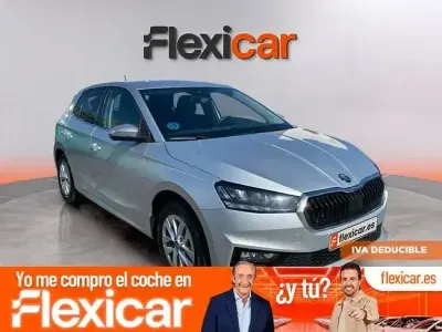 Usado Skoda Fabia Selection 95 CV (69 kW) 2025 Gris Utilitario