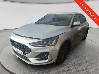 Usado Ford Focus ST-Line 155 CV (114 kW) 2022 Gris / plata Berlina