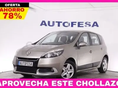 Usado Renault Scénic III Dynamique 110 CV (80 kW) 2013 Gris / plata Monovolumen