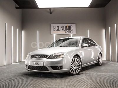 Gris / plata Usado 2003 Ford Mondeo ST Berlina | 8999 €