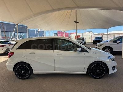 Usado Mercedes B200 136 CV (100 kW) 2018 Blanco Monovolumen