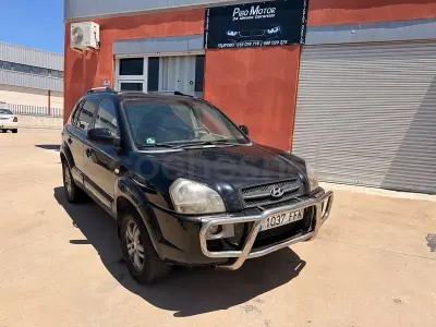 Usado Hyundai Tucson Comfort 140 CV (102 kW) 2007 Negro SUV
